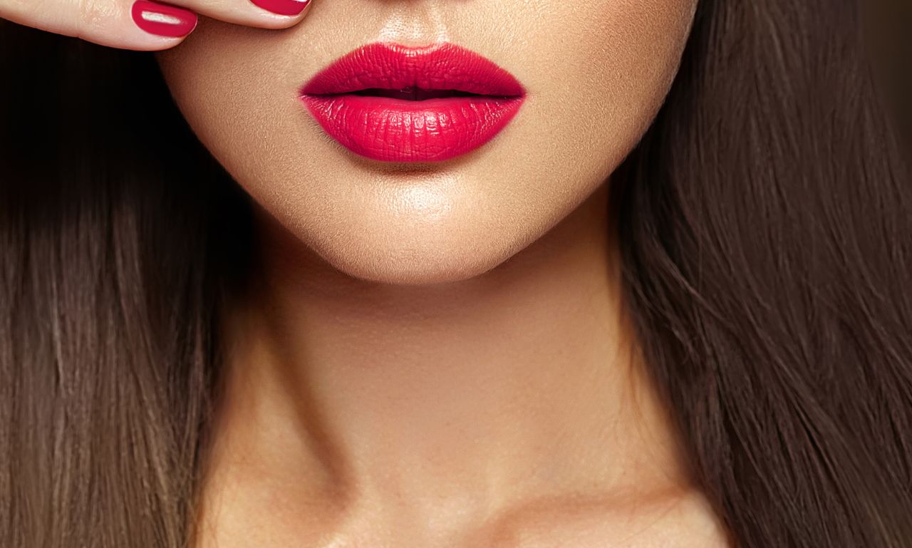 "how much lipstick does a woman eat in a lifetime